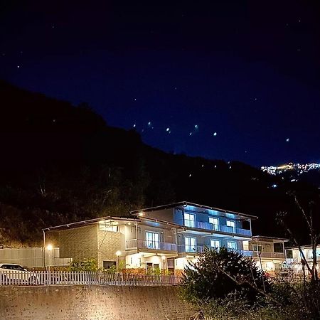 Sl Manor Hill Resort Mussoorie Extérieur photo