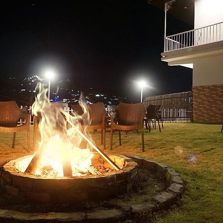 Sl Manor Hill Resort Mussoorie Extérieur photo