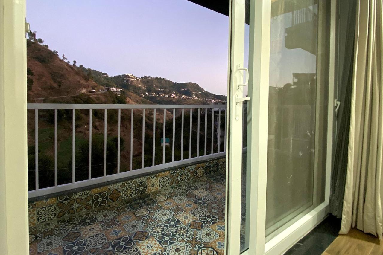 Sl Manor Hill Resort Mussoorie Extérieur photo