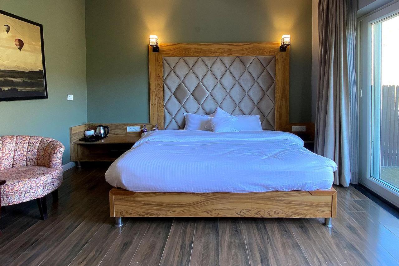 Sl Manor Hill Resort Mussoorie Extérieur photo