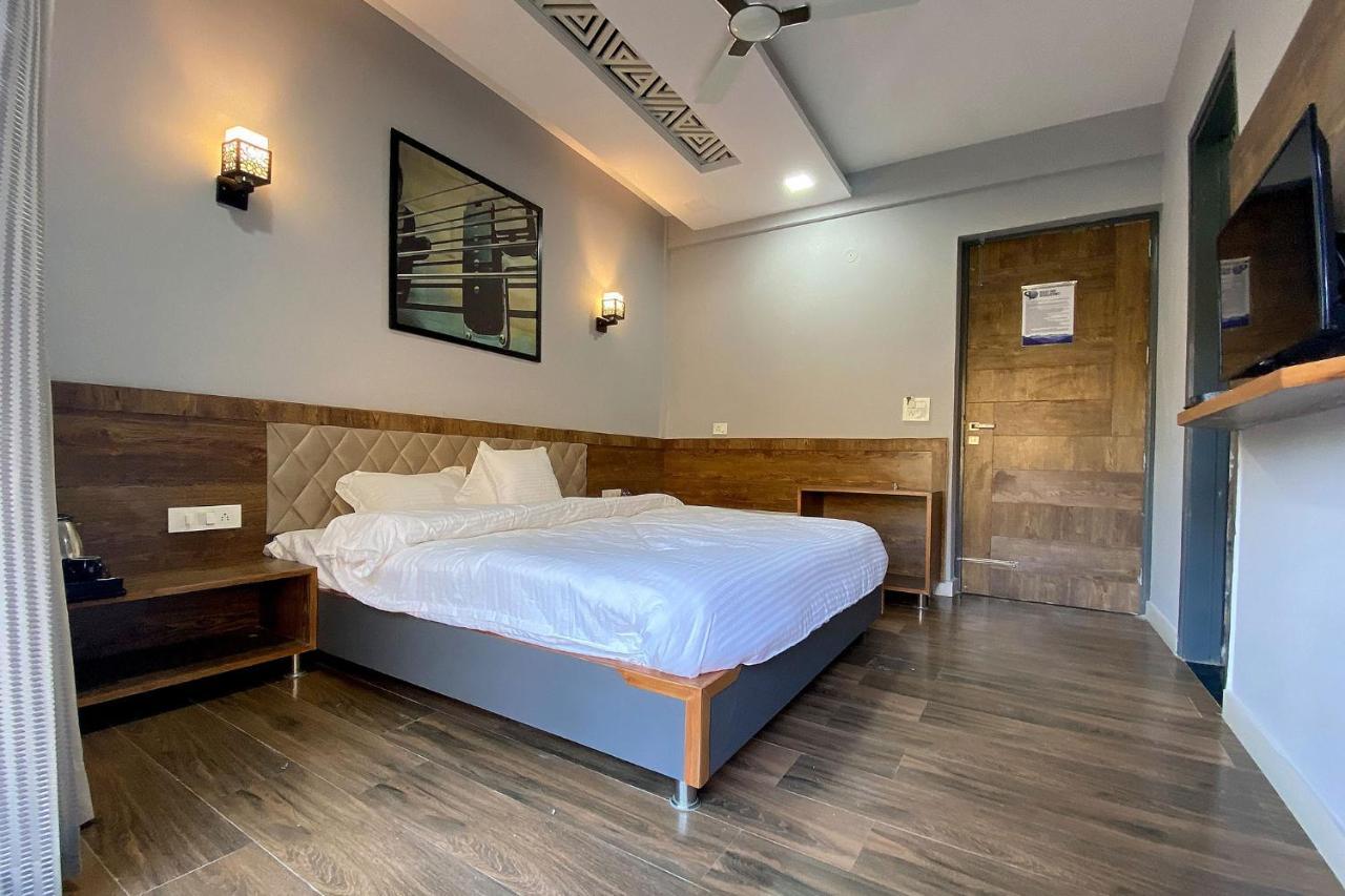 Sl Manor Hill Resort Mussoorie Extérieur photo